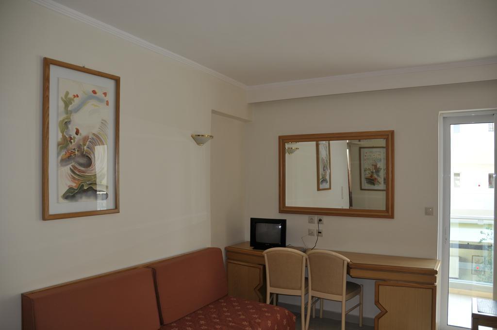 Aparthotel Bristol Sea View 2*